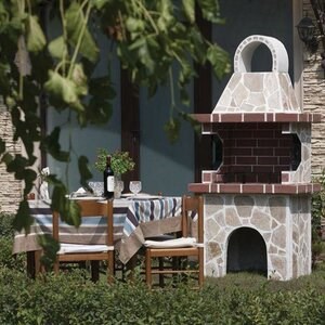 Traditioneller kleiner Gartengrill (Holzkohle/Holz, 100x60x210 cm, 650 kg, Rhodos-Naturstein, Ziegel)