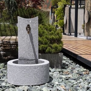 Leopard White Granite - Freistehender Wasserbrunnen (47 x 40 x 70 cm)