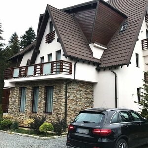 Schiefer Homa 3D-Streifen | Dekorativer Stein für vertikale Verkleidungen, Außen-Innen (10–12 m²/Palette)
