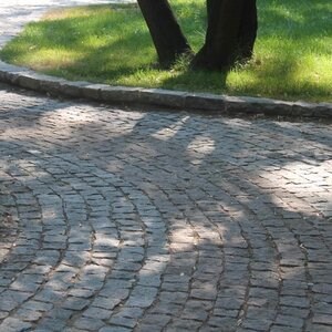 Cemento Grauer Andesit Kopfsteinpflaster 10 x 10 x 5 cm mit gespaltener Oberfläche