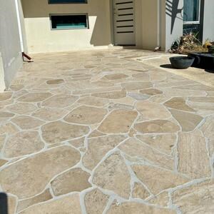 Crazy Paving Classic Trommeltravertin (9-10 Stück/m²)
