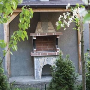Traditioneller kleiner Gartengrill (Holzkohle/Holz, 100x60x210 cm, 650 kg, Rhodos-Naturstein, Ziegel)