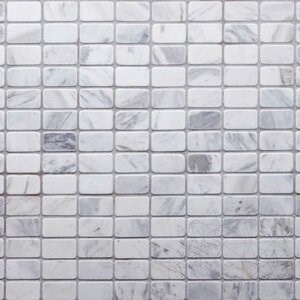 Volakas-Mosaik aus getrommeltem Marmor, 2,85 x 5 cm