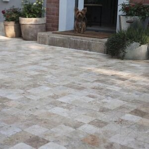 Classic Cross Cut Tumbled Travertine Cobblestone 10 x 10 x 3 cm (Pflastersteine)