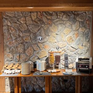 Rock Face Akron Poligonal Marmor