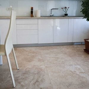 Classic PREMIUM Kreuzschliff gehonter Travertin 61 x 61 x 1,2 cm