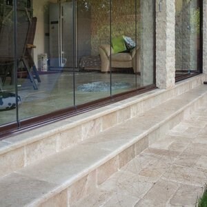 Classic Cross Cut Brushed +Bullnose 1L Travertin, 61 x 30,5 x 3 cm (Treppen & Poolabdeckung)