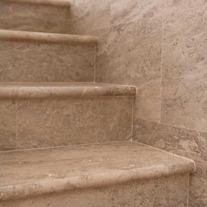 Latte Brushed & Bullnosed PREMIUM Travertin 61 x 30,5 x 3 cm - Treppe / Schwimmbadabdeckung
