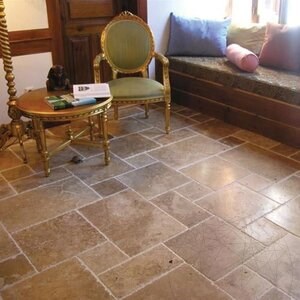 Noce Cross Cut Gebürsteter und gemeißelter Travertin mit französischem Muster, 1,2 cm