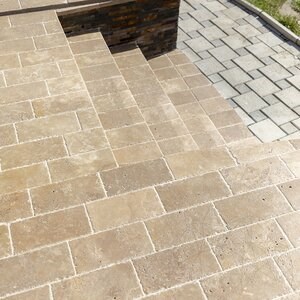 Noce Kreuzschliff Travertin gebürstet und gemeißelt 30,5 x 15,2 x 3 cm