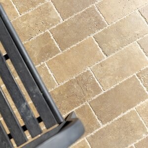 Noce Kreuzschliff Travertin gebürstet und gemeißelt 30,5 x 15,2 x 3 cm