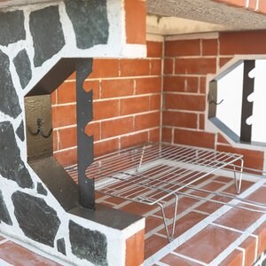 Traditioneller Gartengrill Medium (Holzkohle/Holz, 120x70x210 cm, 800 kg, Naturstein Verde Laguna, Ziegel)