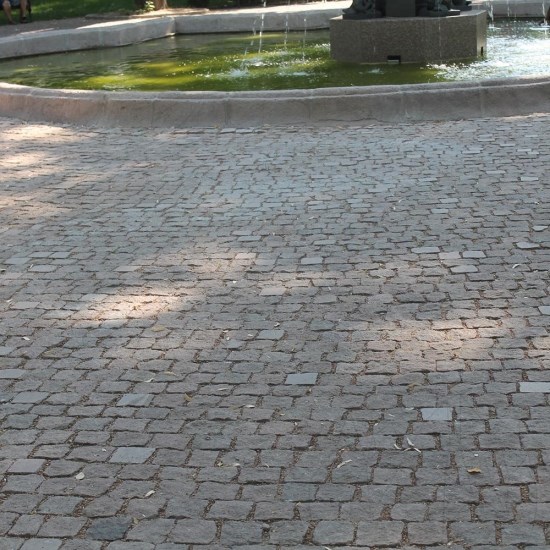 Cemento Grey Splitface Andesit Kopfsteinpflaster 10 x 10 x 10 cm (1 Tonne = 4-5 qm)