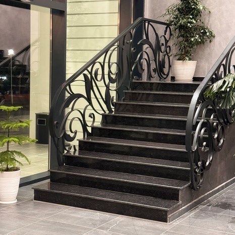 Granit Black Pearl Polisat 2 cm - Arbeitsplatten, Stufen, Glasuren und maßgefertigte Teile