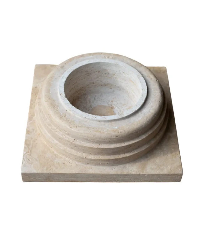 Romano Classic Riven Travertin-Säulenfuß 60 x 60 x 20 cm