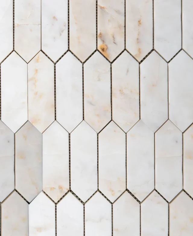 Arabescato Oro Marmor poliertes Säulenmosaik 30.5 x 28 cm