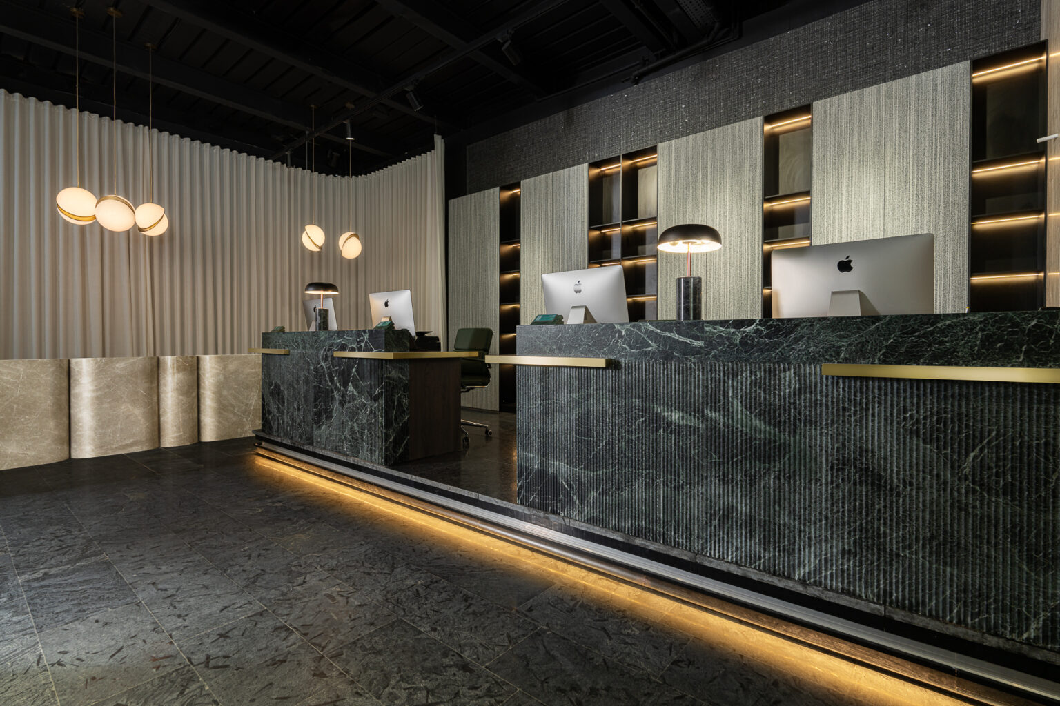 3 Flagship store PIATRAONLINE